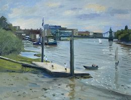 Sailing lessons by the Hammersmith Bridge